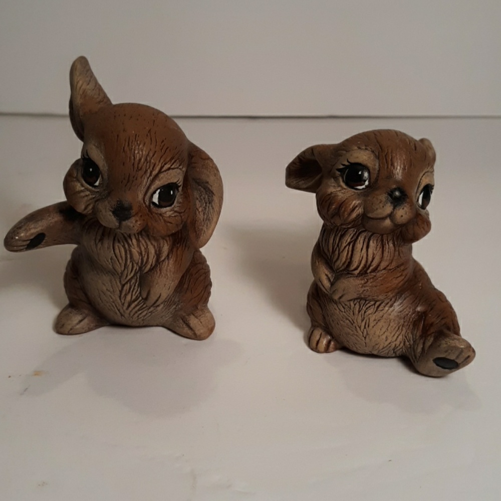 Set of 2 brown bunny figurines